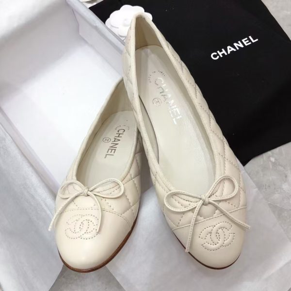 Chanel Simple Casual Shoes Sandals Slide Lambskin Beige