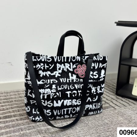 LV Underarm Tote Bag - Image 4
