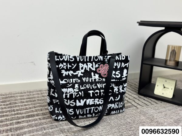 LV Underarm Tote Bag