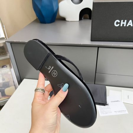Chanel Crystal CC Thong Sandals - Image 9