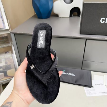 Chanel Crystal CC Thong Sandals - Image 7
