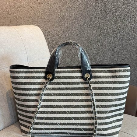 Chanel Deauville Tote Bag - Image 5