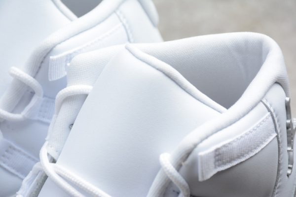AIR Jordan 11 White Metallic Silver Vast Grey AR0715-100