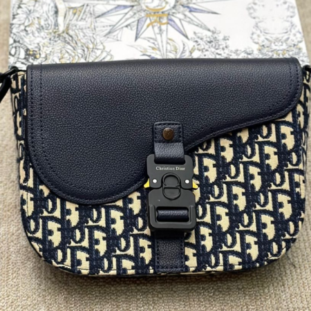Dior Saddle With Strap Bag - Image 4