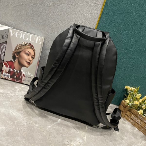 LV Monogram Discovery Backpack M46553
