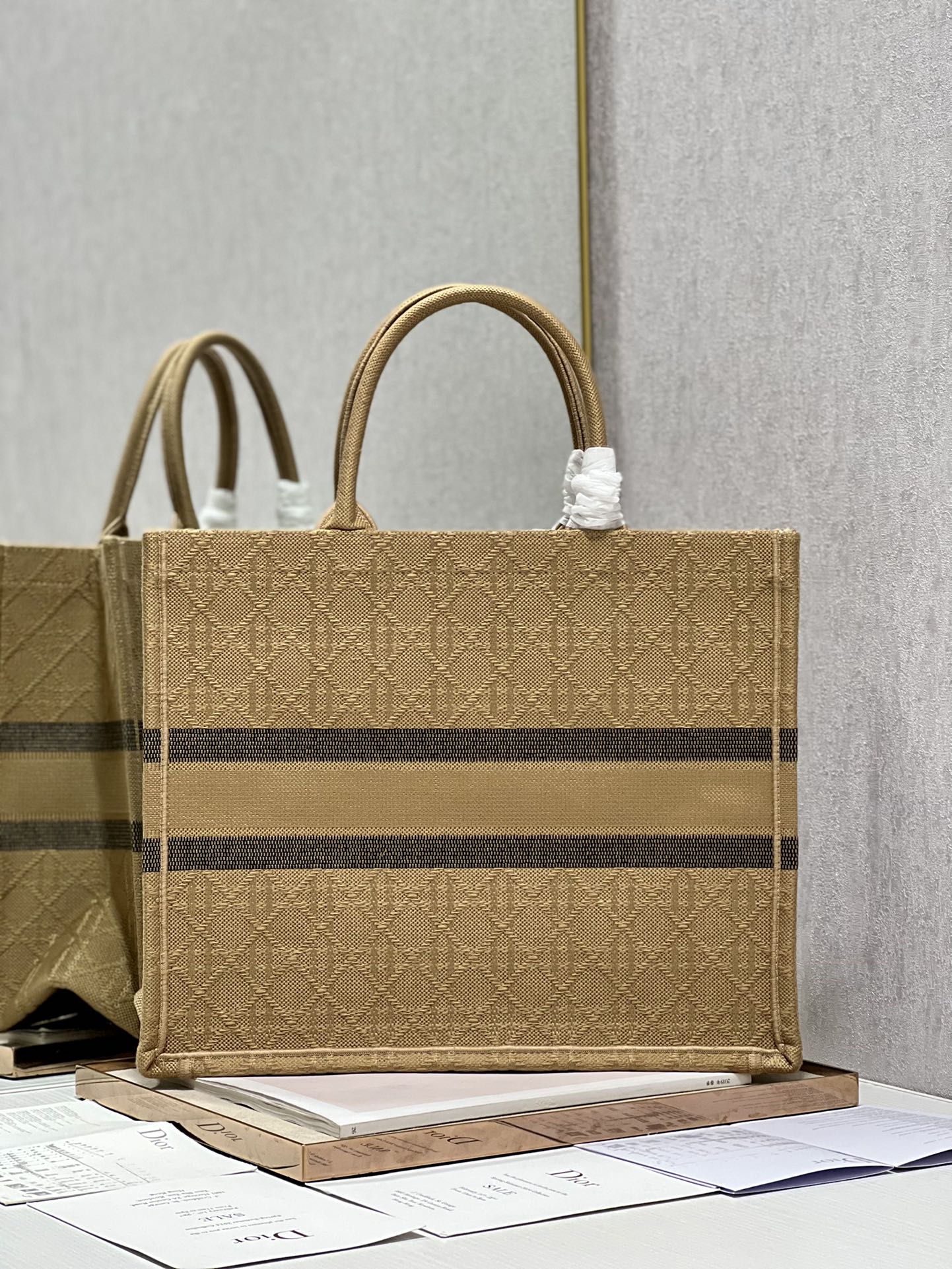 Dior Book Tote Large Natural Cannage Raffia - Image 4