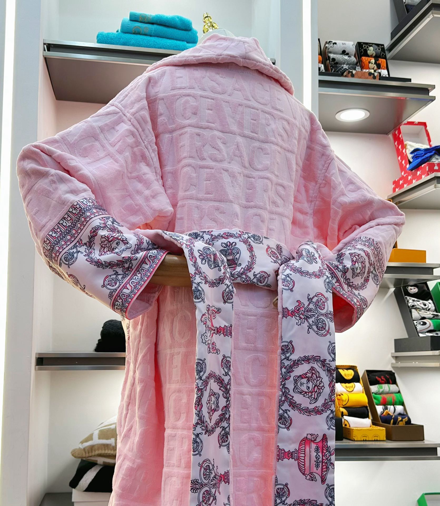 Versace BAROQUE Bathrobe - Image 8