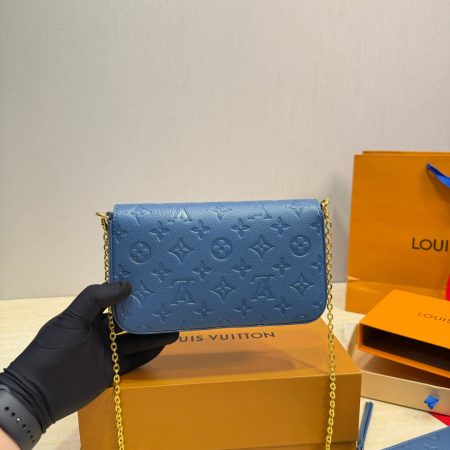 LV Pochette Felicie Monogram Empreinte Bag - Image 4