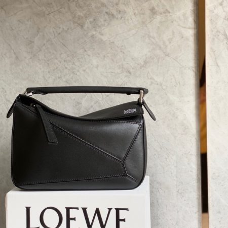Loewe Small Puzzle Black - Image 5