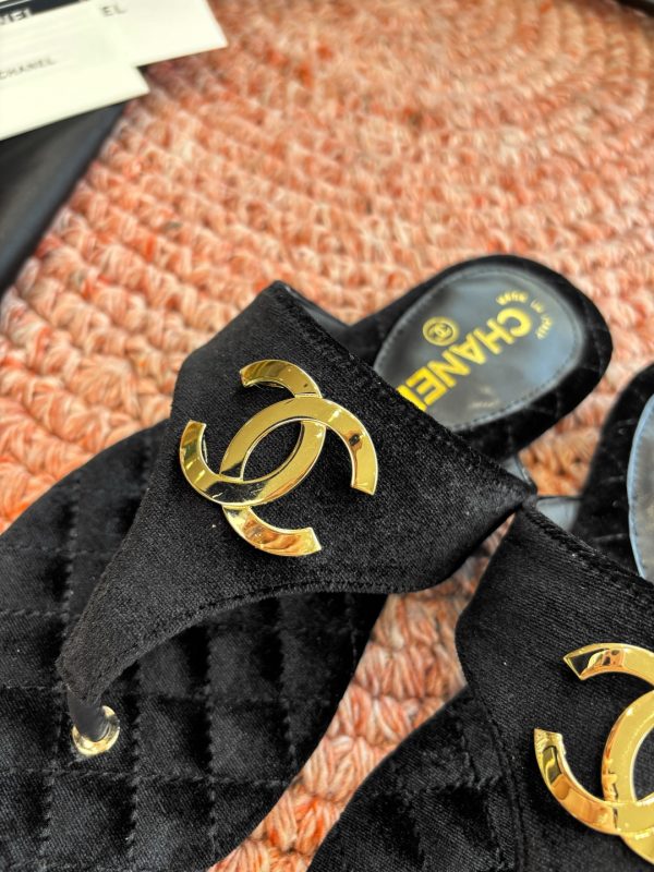 Chanel CC Logo Thong Sandals