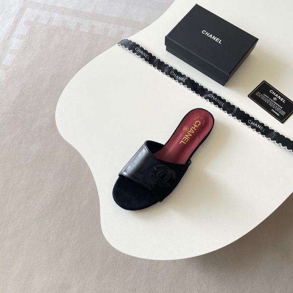 Chanel 26P Double C Two-Tone Flat Slippers