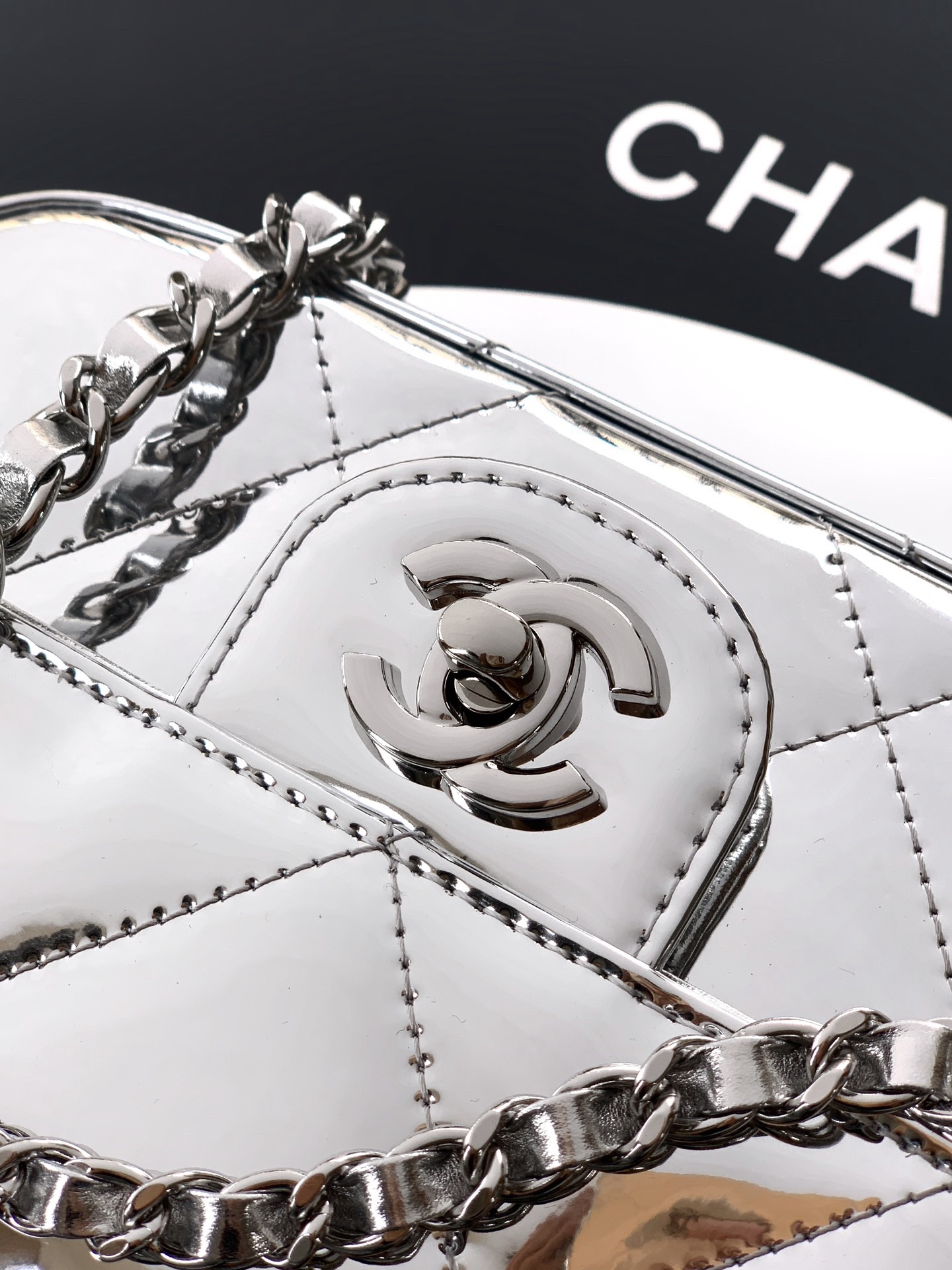 Chanel Small Clutch with Chain Bag - 10A Mirror Version - Image 7