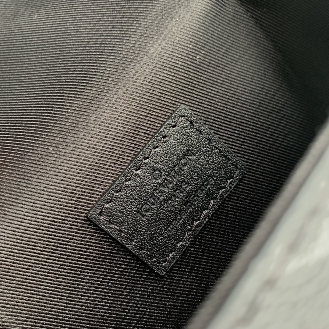 Vertical Trunk Wearable Wallet M82077 - Image 2