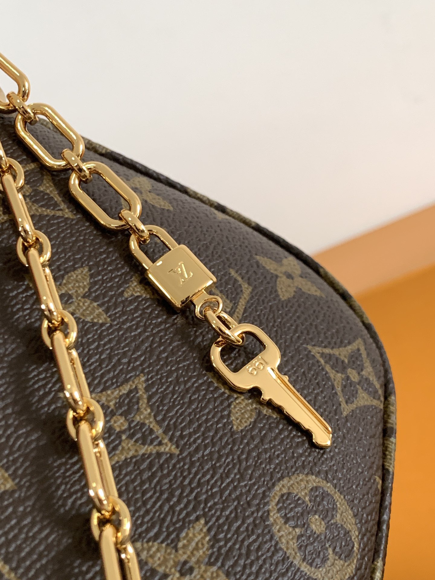 LV Catchy PM Monogram - Image 6