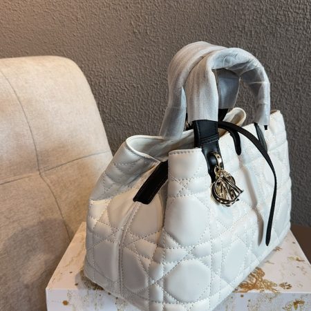 Dior Toujours White Macrocannage Bag - Image 4