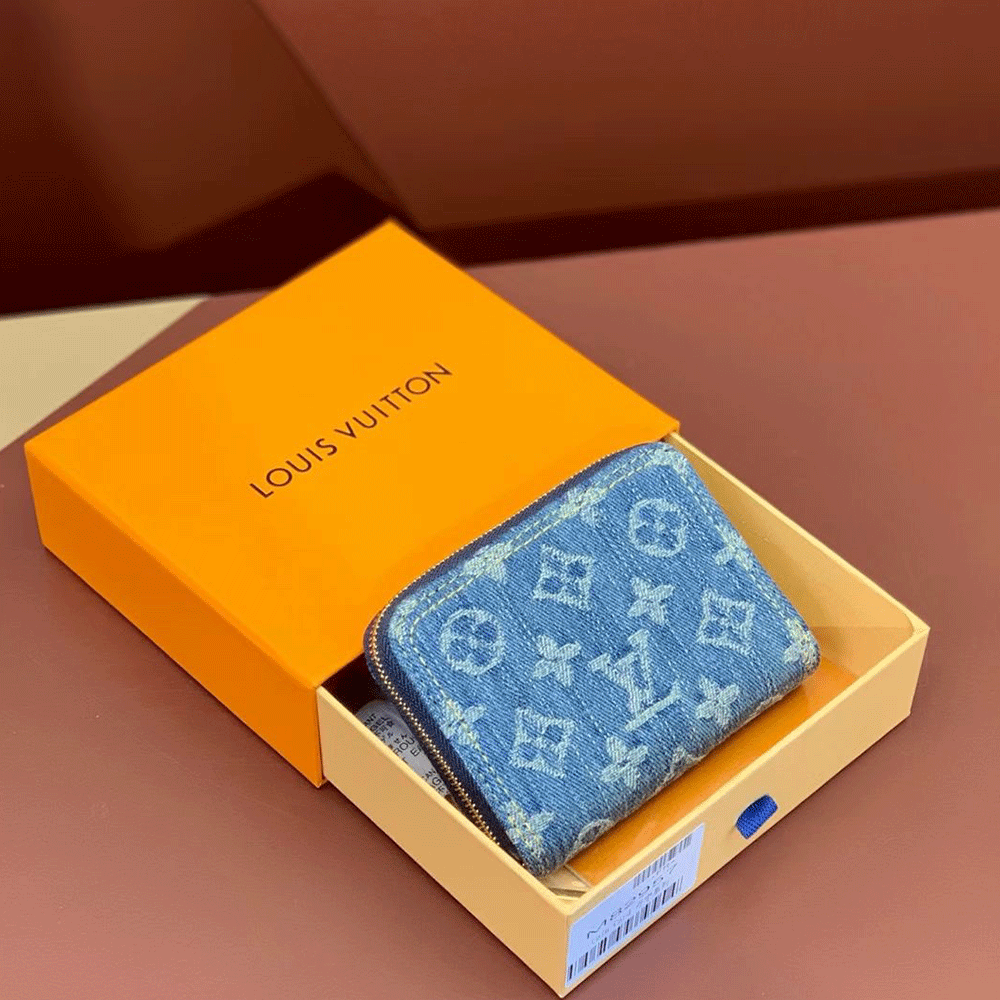LV  Monogram jacquard denim bag - Image 2