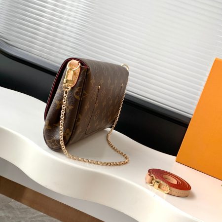 LV Favorite Chain Shoulder Bag - Image 6
