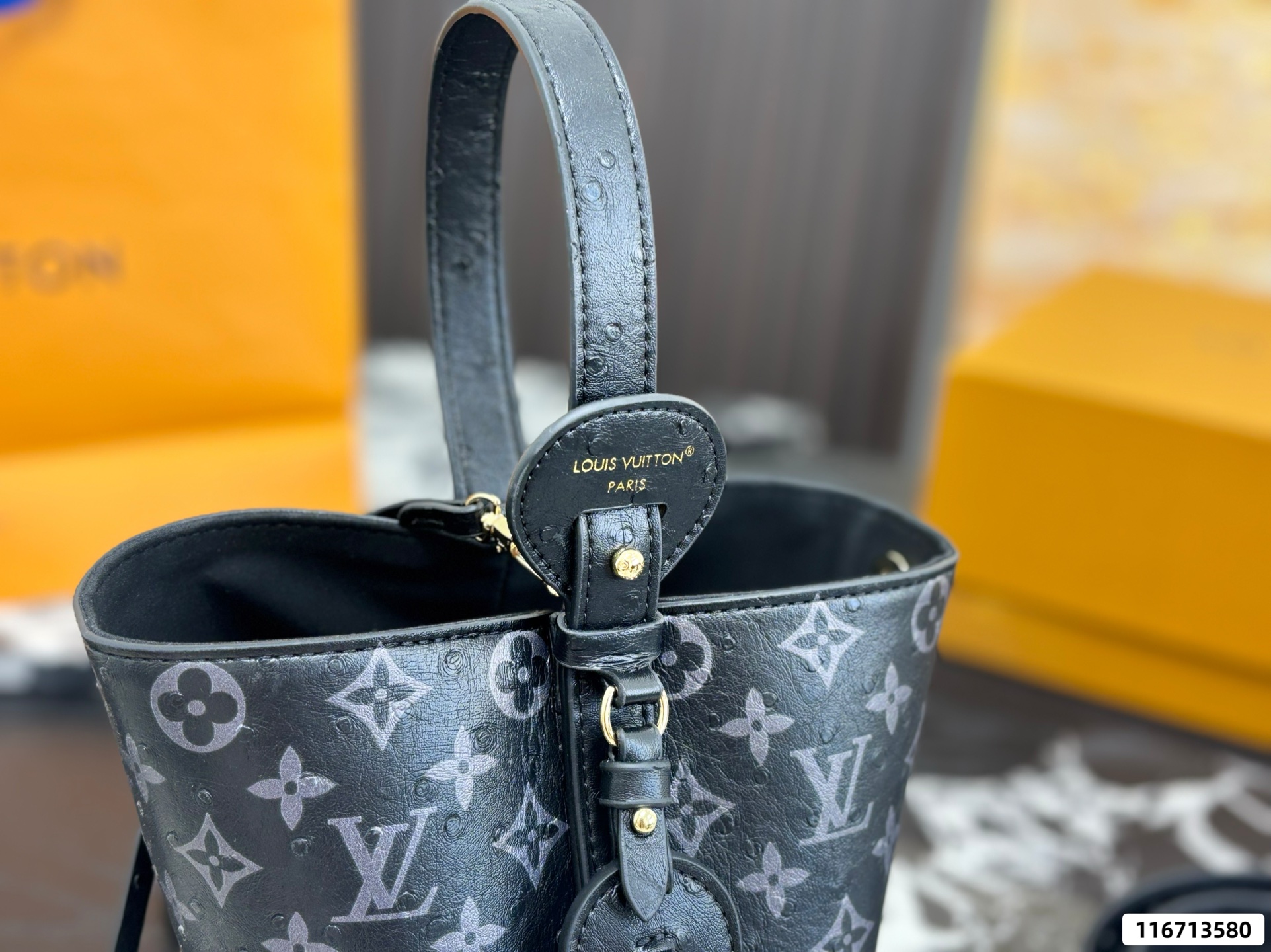 LV AII IN BB25ss Bucket Bag - Image 9