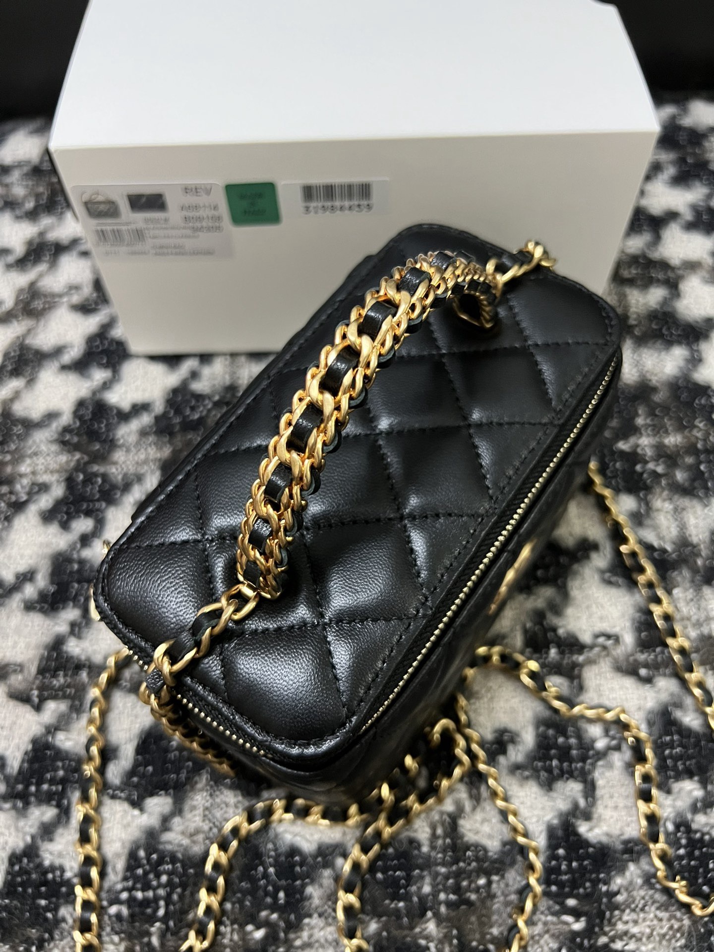 Chanel 22 CC Makeup Box Top Quality - Image 5