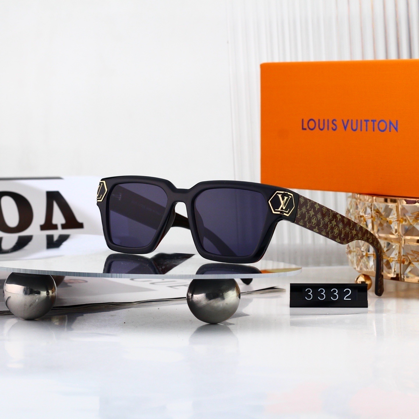 LV Fashionable Sunglasses - Image 7
