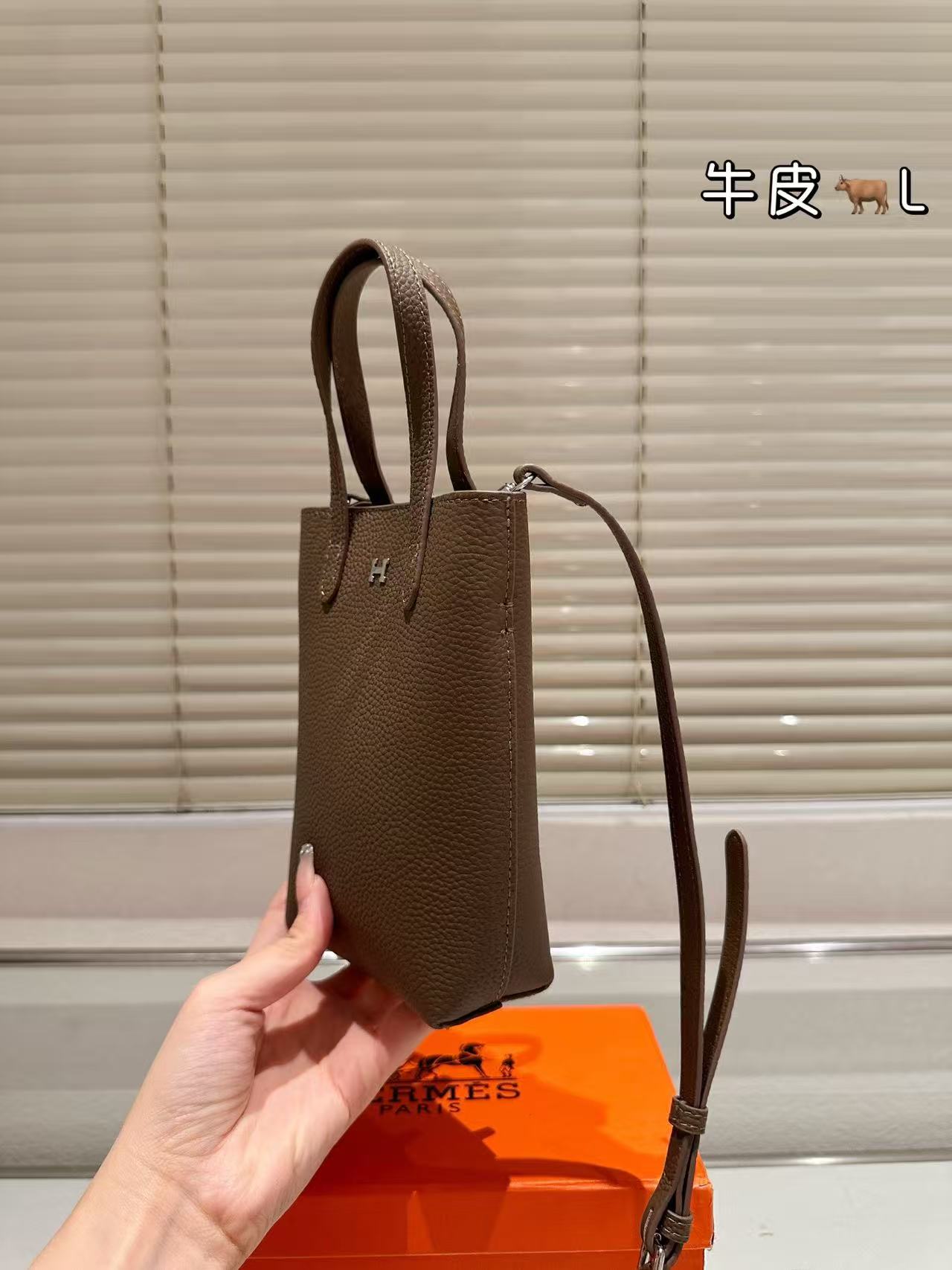 HERMES Small Tote Bag - Image 7