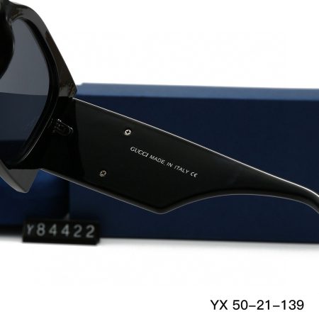 Gucci Fashionable Sunglasses - Image 8