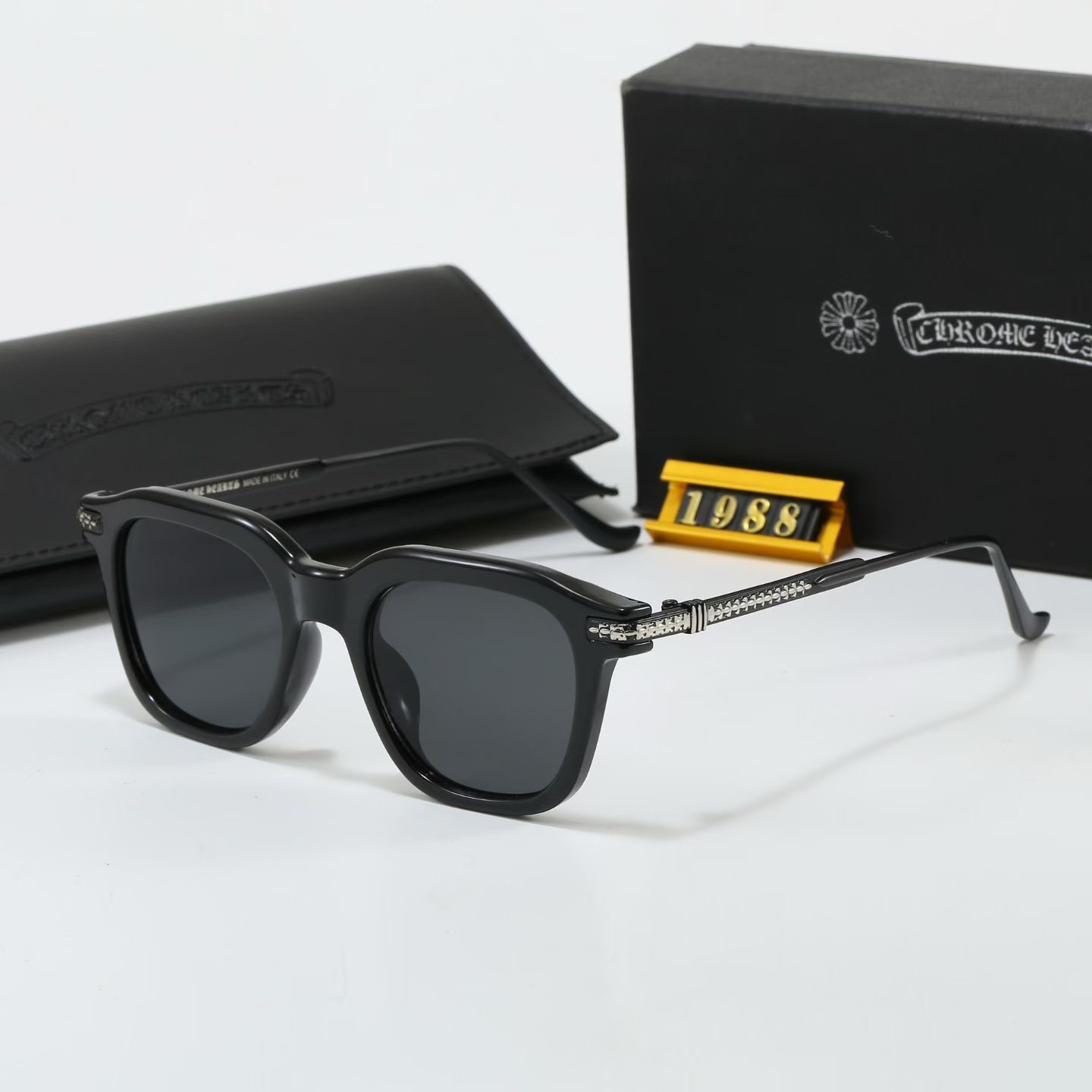 Chrome Hearts Fashionable Sunglasses - Image 4