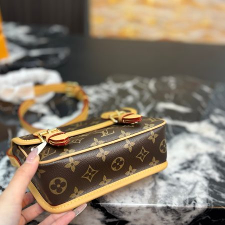 LV Satchel Wearable Wallet Bags - Image 4