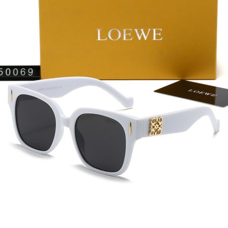LOEWE Fashionable Sunglasses - Image 2