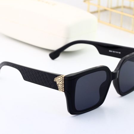 Versace Fashionable Sunglasses - Image 9