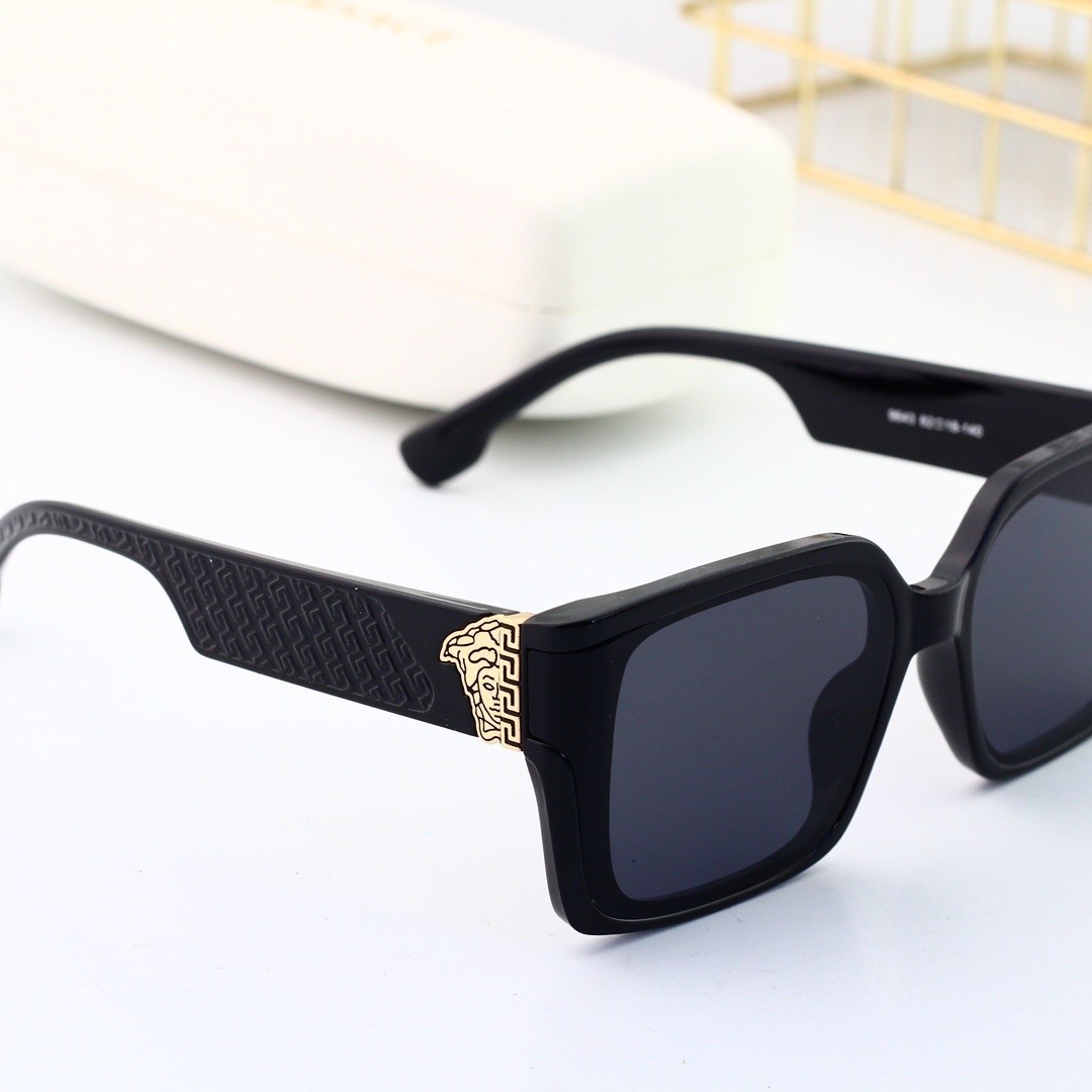 Versace Fashionable Sunglasses - Image 9