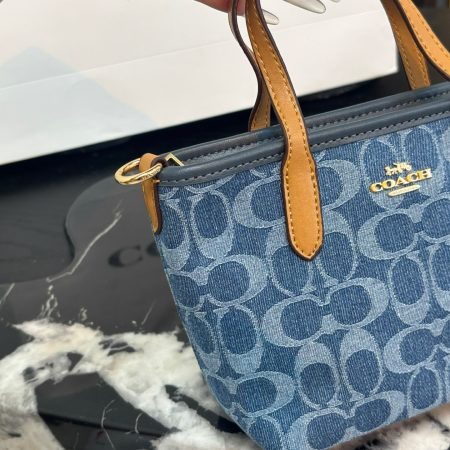 Coach Laurel 19 Denim Tote Bag - Image 8