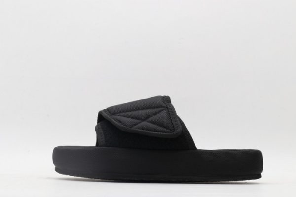 Yeezy Slide 3