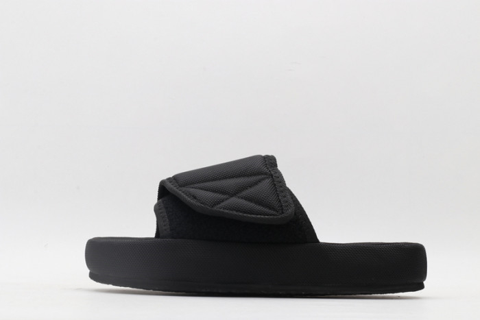 Yeezy Slide 3 - Image 6