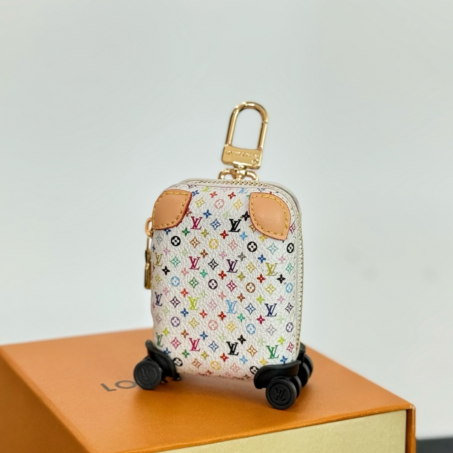 LV x TM Horizon Airpod Case Bag Charm - Image 2