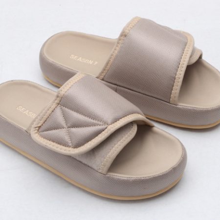 Yeezy Slide 6 - Image 8