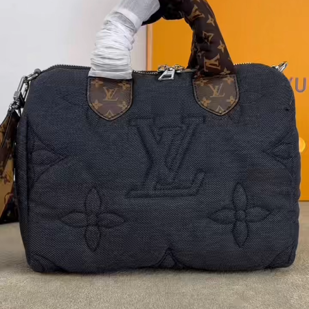 Lv Niuzi Bu Down Jacket - Image 2
