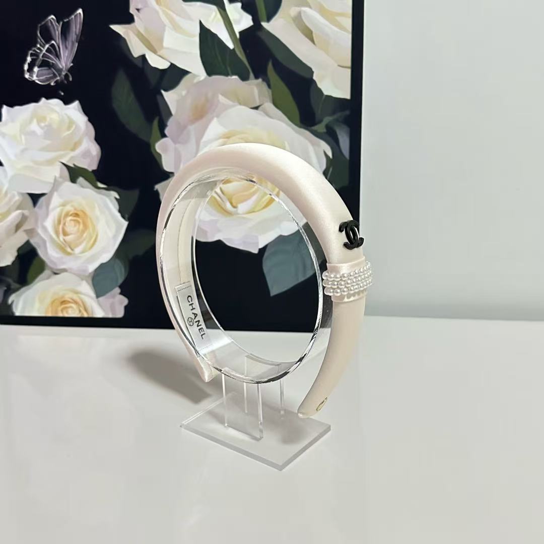 Chanel New Velvet Headband - Image 2