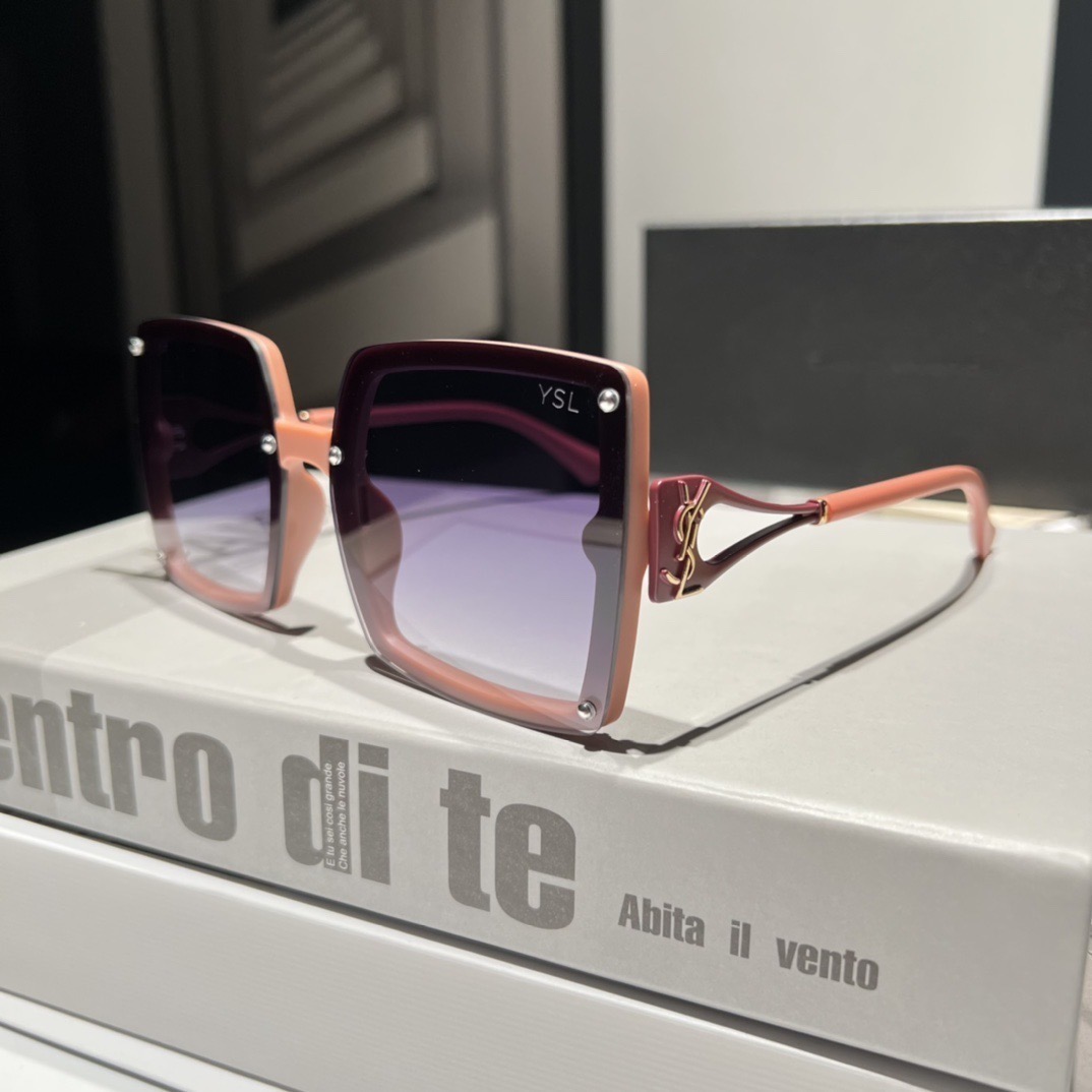 Saint Laurent Fashionable Sunglasses - Image 5