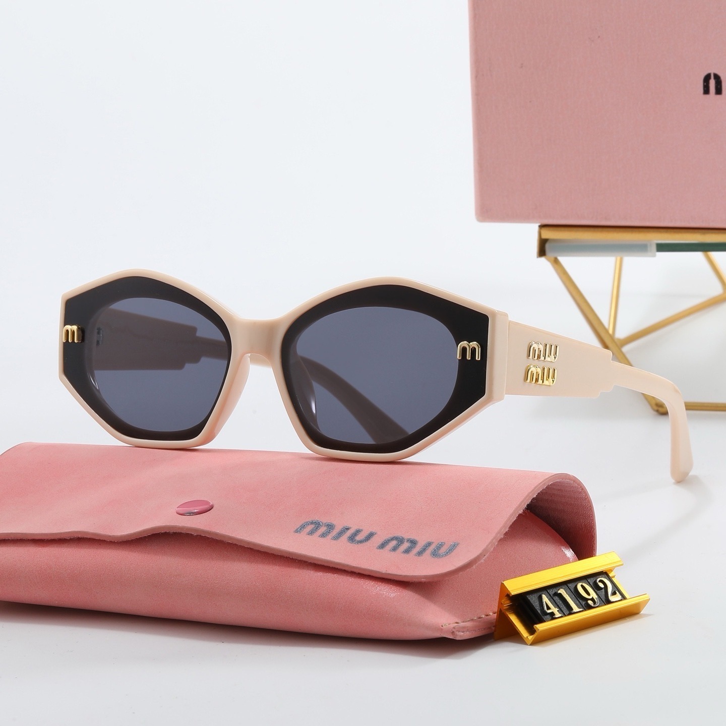 Miu Miu Fashionable Sunglasses - Image 6