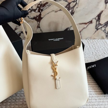Saint Laurent Le 5 à 7 hobo Bag - Image 6
