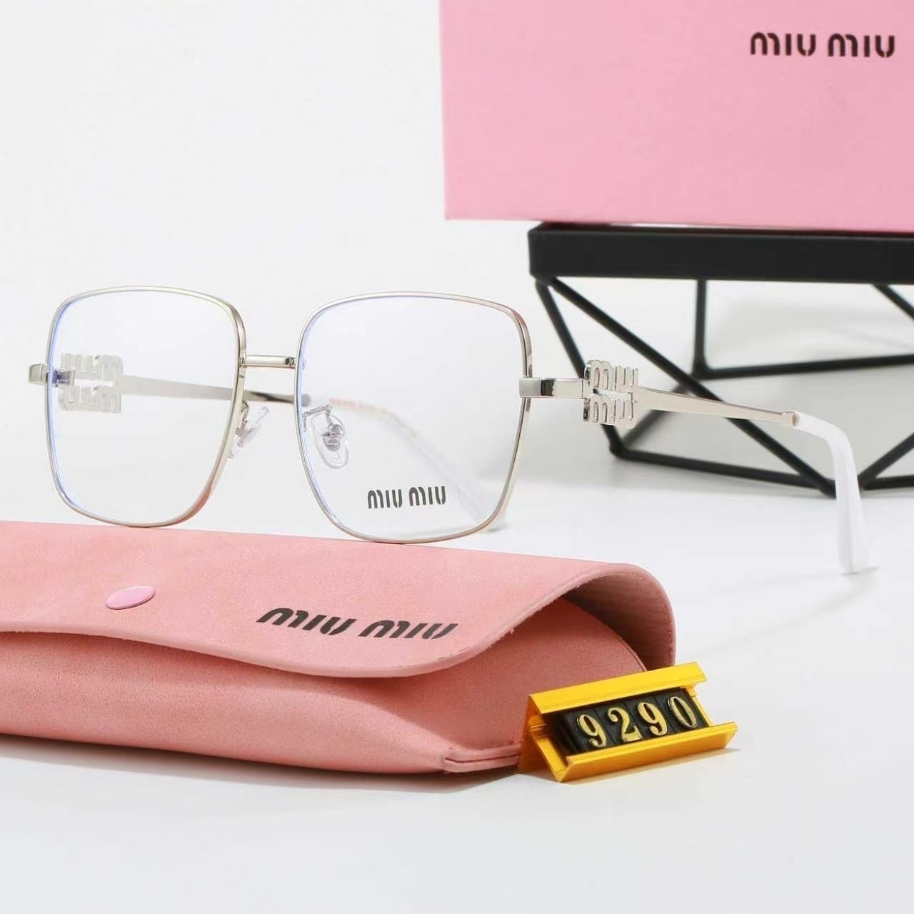 Miu Miu Fashionable Sunglasses - Image 6