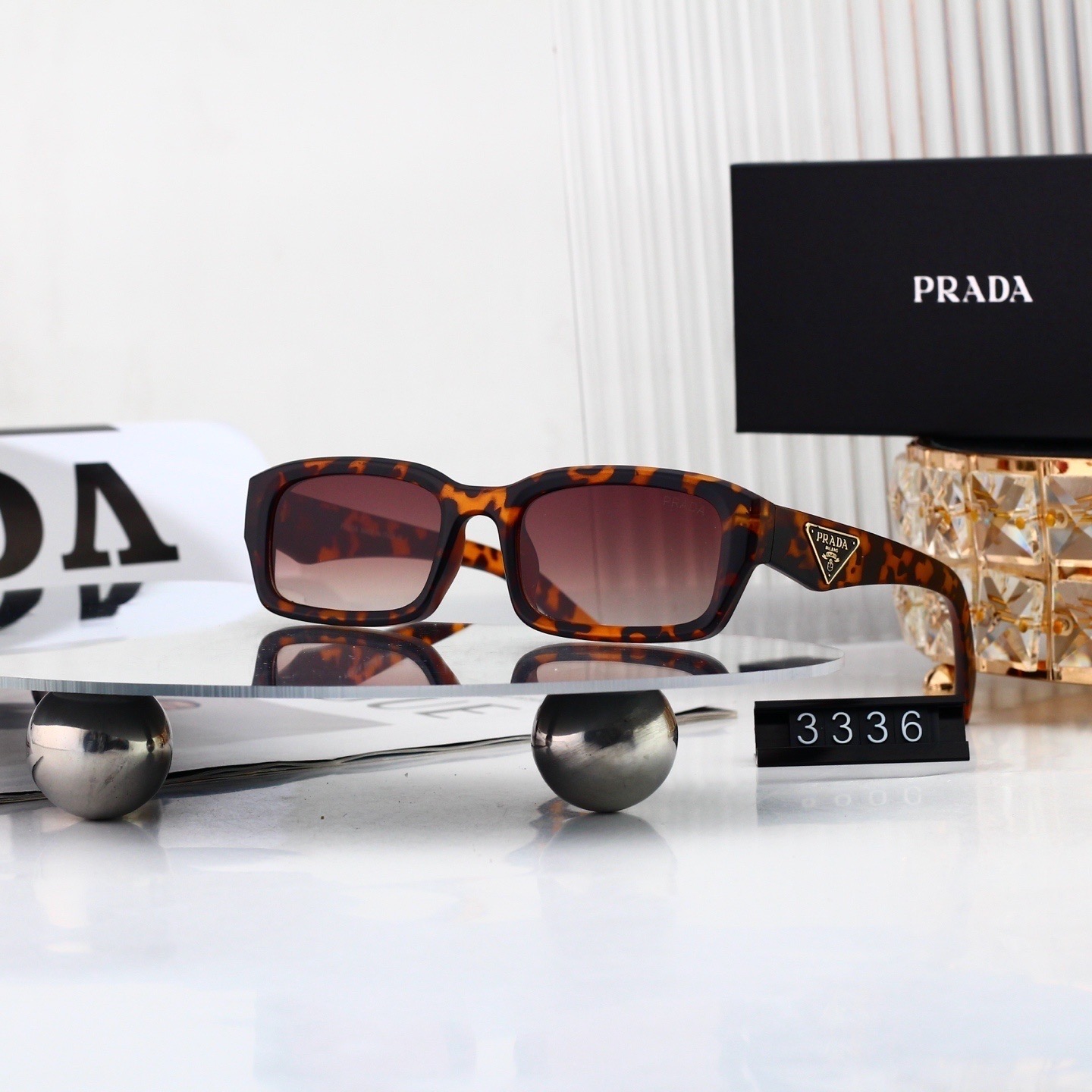 Prada Fashionable Sunglasses - Image 3