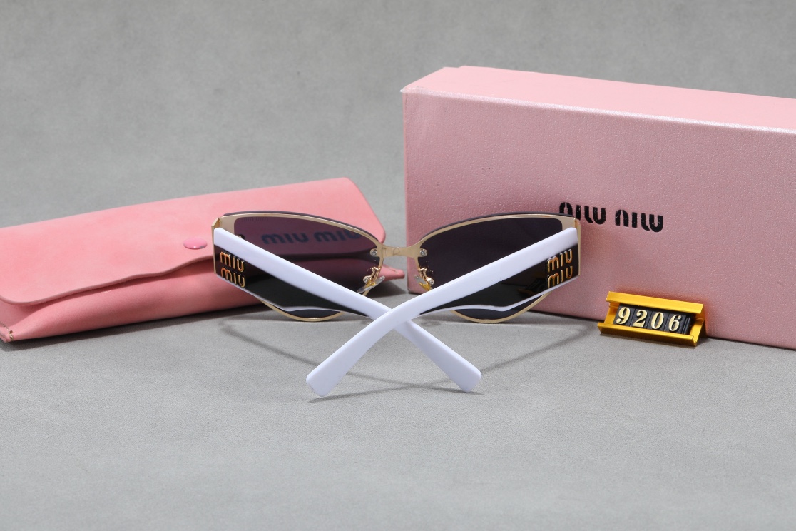 Miu Miu Fashionable Sunglasses - Image 9
