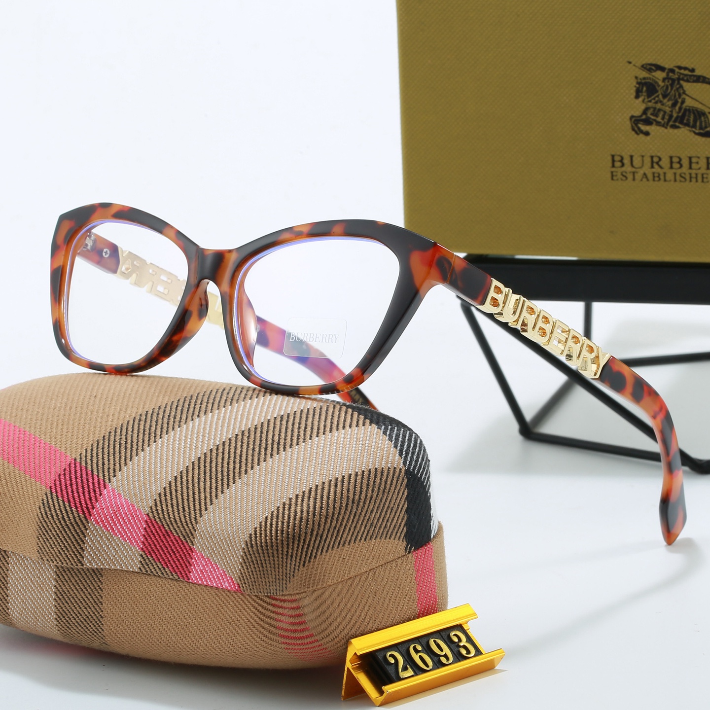 Burberry Fashionable Sunglasses - Image 4