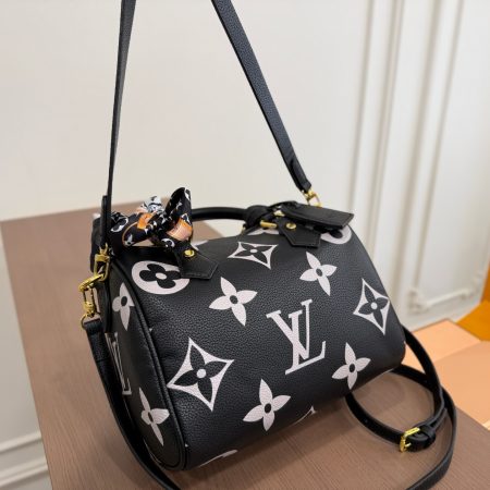 LV Speedy Soft 25 Pillow Case - Image 8