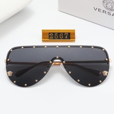 Versace Fashionable Sunglasses - Image 2