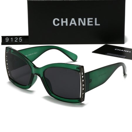 Chanel Fashionable Sunglasses - Image 4