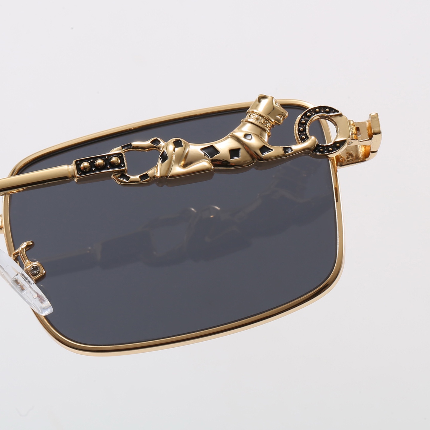 Cartier Fashionable Sunglasses - Image 9