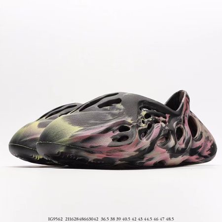 Yeezy Foam Runner MX Carbon IG9562 - Image 5